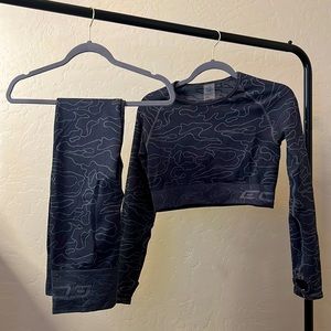 Womens New* Never worn* workout apparel ( set )